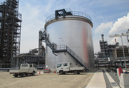 発電プラント向け鋼製タンク据付工事